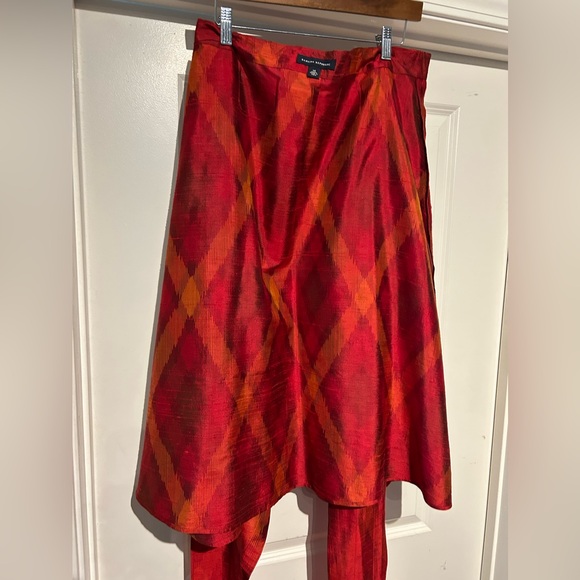 Banana republic, silk wrap skirt - Picture 1 of 5
